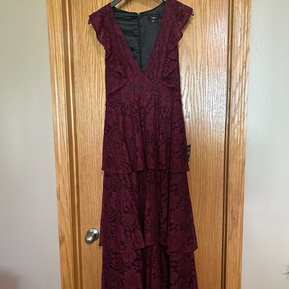 Burgundy Lacy Ruffled Tiered Maxi Dress - Lulus - Size M *NEW WITH TAGS* - Picture 2 of 5